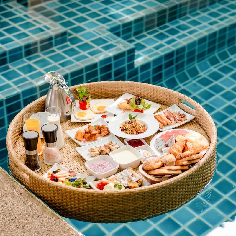 Floating Breakfast - Western Style