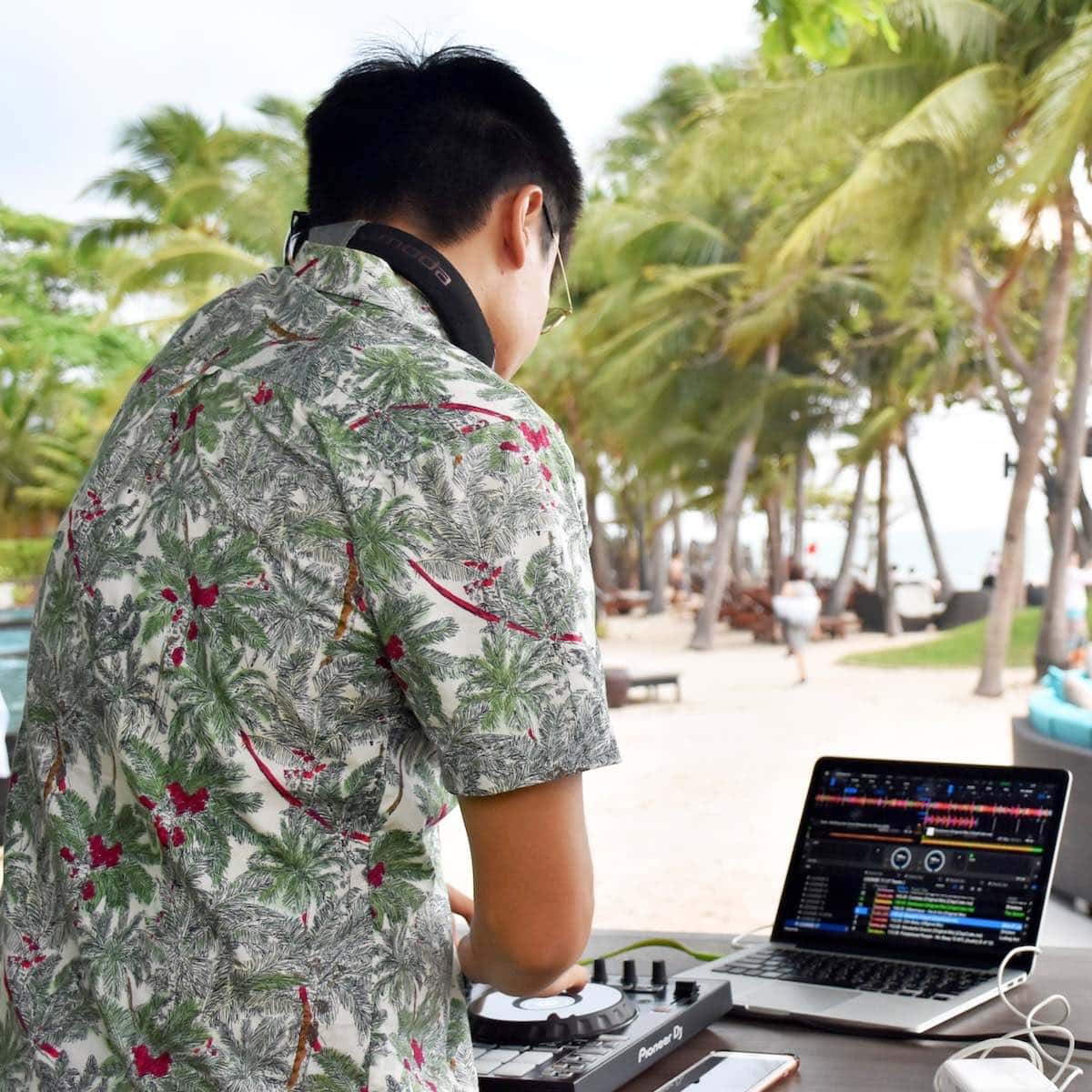 Signature Pool & Foam Party - Image 5